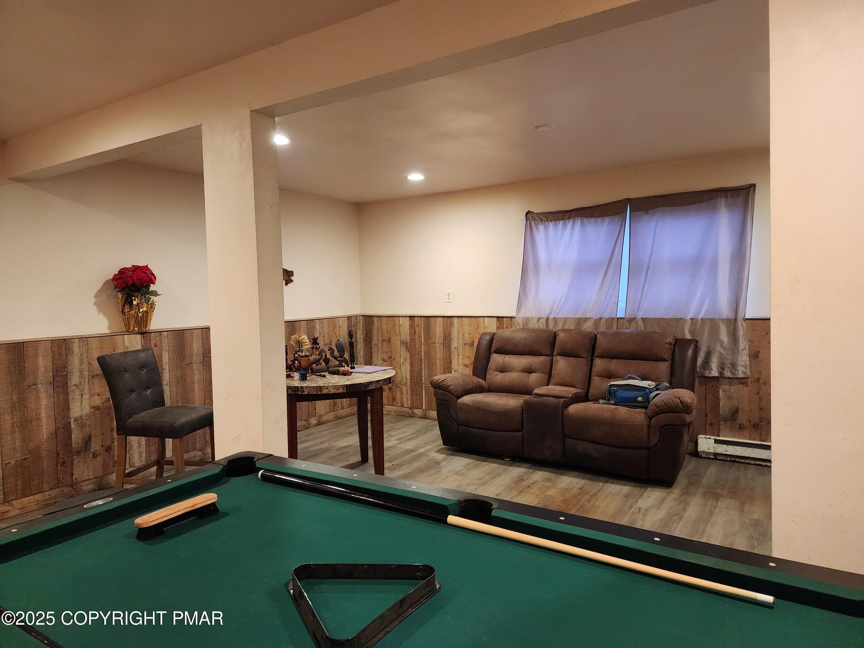 195 Williams Lane Scotrun, PA 18355 - Photo 13 of 17 a living room with furniture