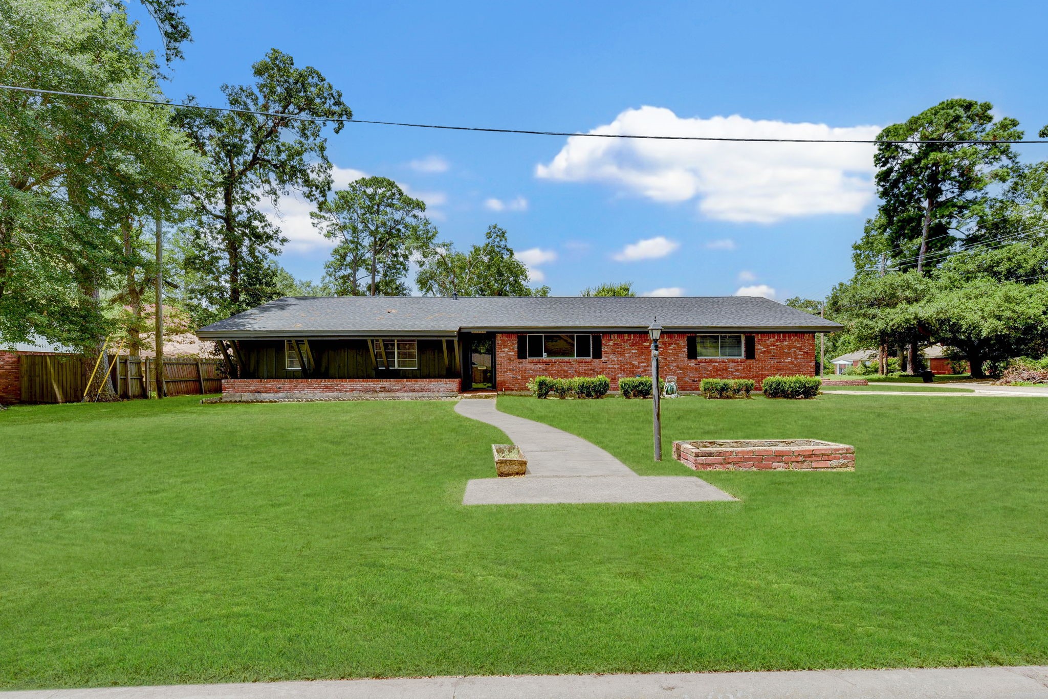 1703 North Roberson Street Conroe, TX 77301 - Photo 8 of 44