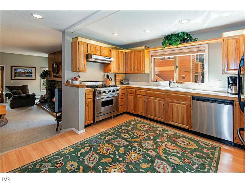 939 Incline Way, Unit 204 Incline Village, NV 89451 - Photo 3 of 16 Kitchen.