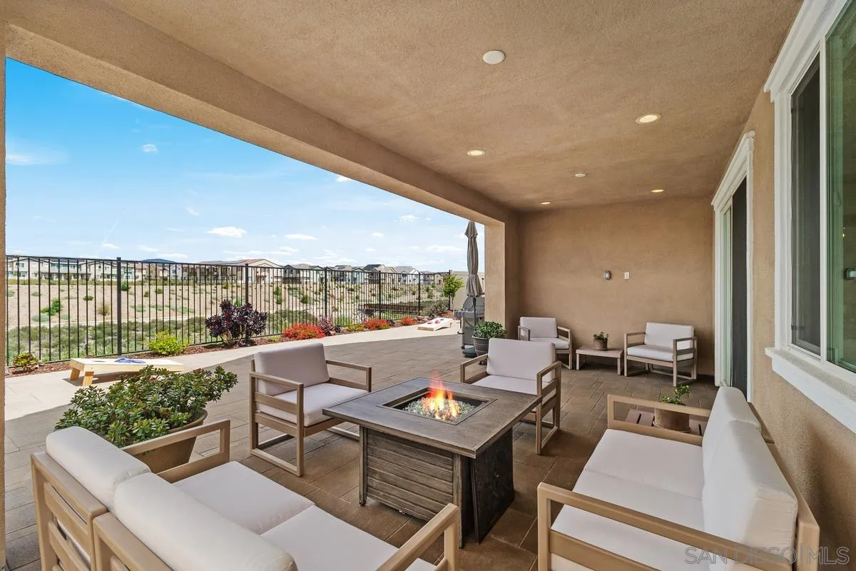 32082 Sedge Way Temecula, CA 92591 - Photo 21 of 59 a living room with furniture