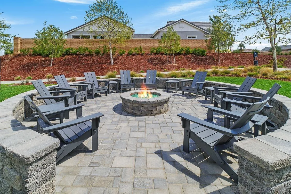 32082 Sedge Way Temecula, CA 92591 - Photo 38 of 59 a view of a patio with chairs and tables