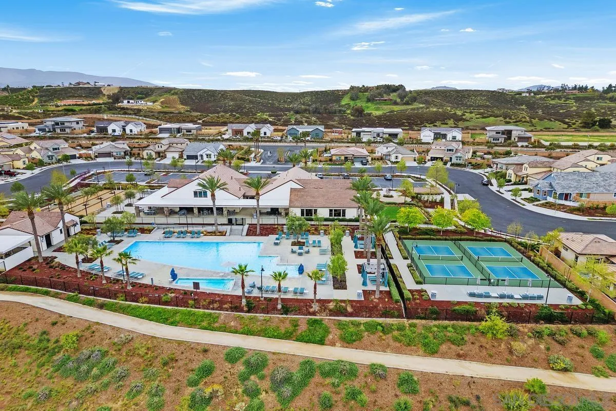 32082 Sedge Way Temecula, CA 92591 - Photo 49 of 59 a view of a city