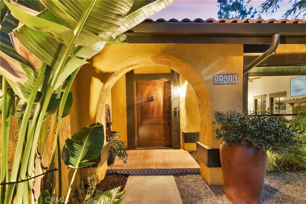 22616 Town Crier Road Calabasas, CA 91302 - Photo 7 of 45