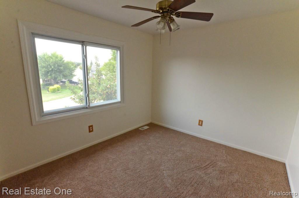 364 Huntington Court Rochester Hills, MI 48307 - Photo 18 of 25