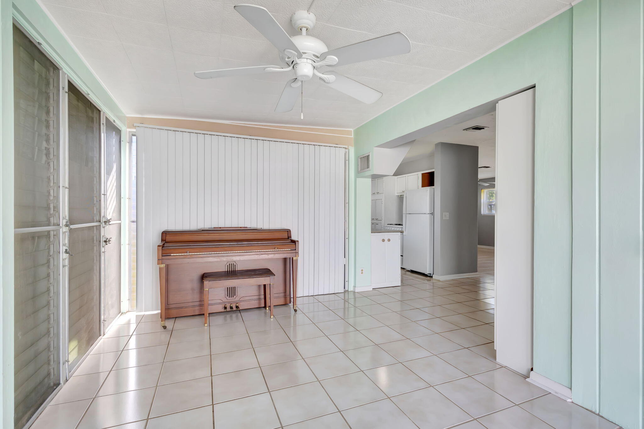 352 Winged Foot Road Palm Springs, FL 33461 - Photo 20 of 27 23-web-or-mls-352Wing_86