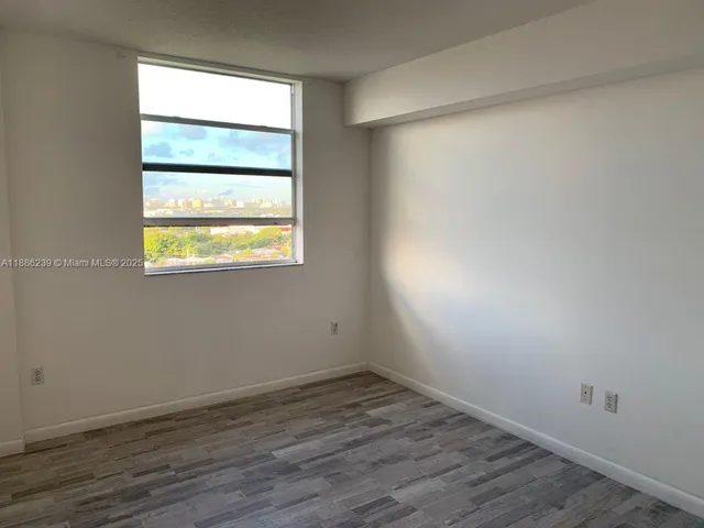 $2,300 | 1 Glen Royal Parkway, Unit 1107, Miami, FL 33125