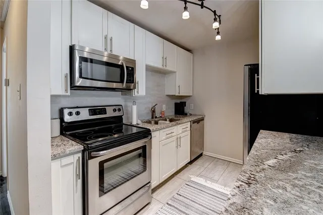 $1,050 | 4650 Pontchartrain Drive, Unit T, Slidell, LA 70458