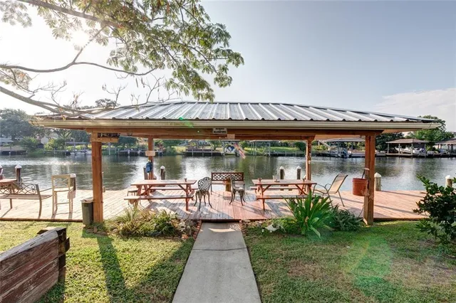 $1,050 | 4650 Pontchartrain Drive, Unit T, Slidell, LA 70458