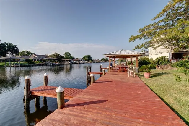 $1,050 | 4650 Pontchartrain Drive, Unit T, Slidell, LA 70458