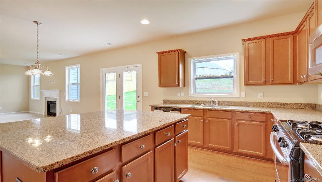 8943 Inverness Bay Road, Unit 192 Charlotte, NC 28278 - Photo 8 of 13 Gallery Image 8