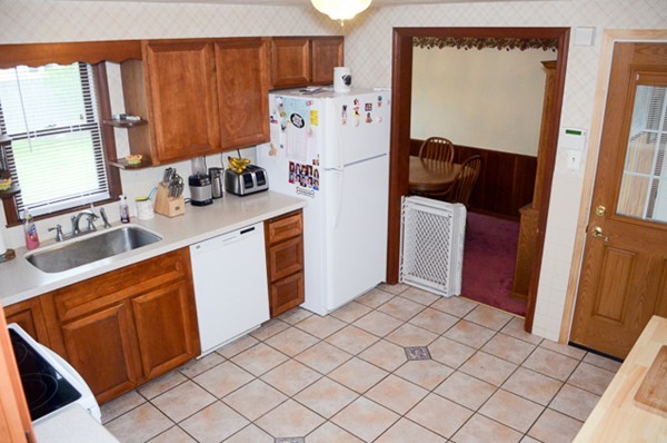 43 Beaufort Circle Springfield, MA 01104 - Photo 9 of 28 Gallery Image 9