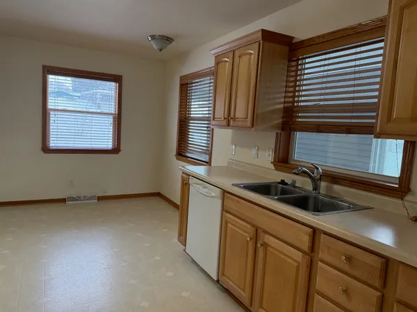 $2,150 | W9206 Ripley Road, Cambridge, WI 53523