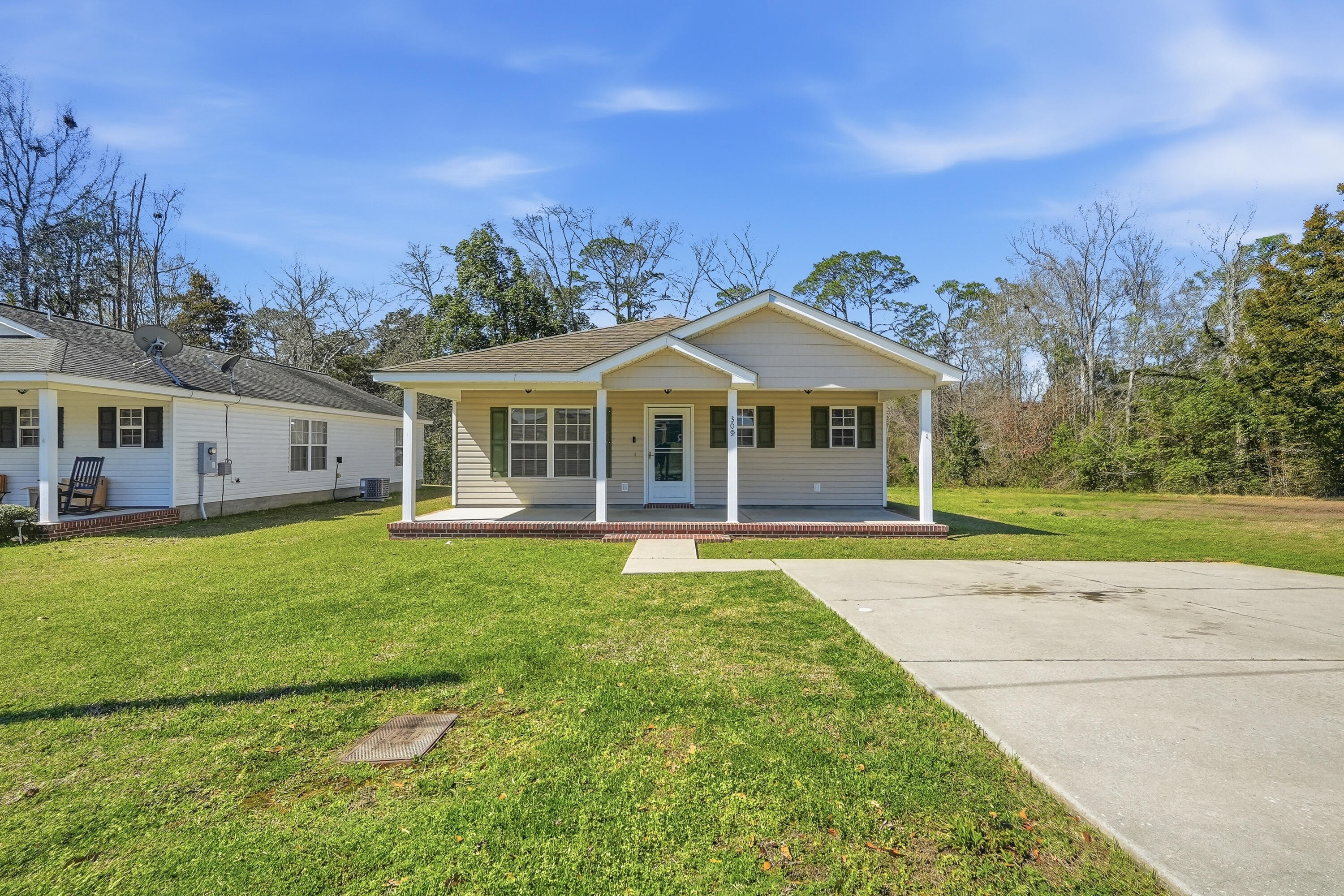 309 Range Line Street Bonifay, FL 32425 - Photo 2 of 35 309 N. Rangeline Street