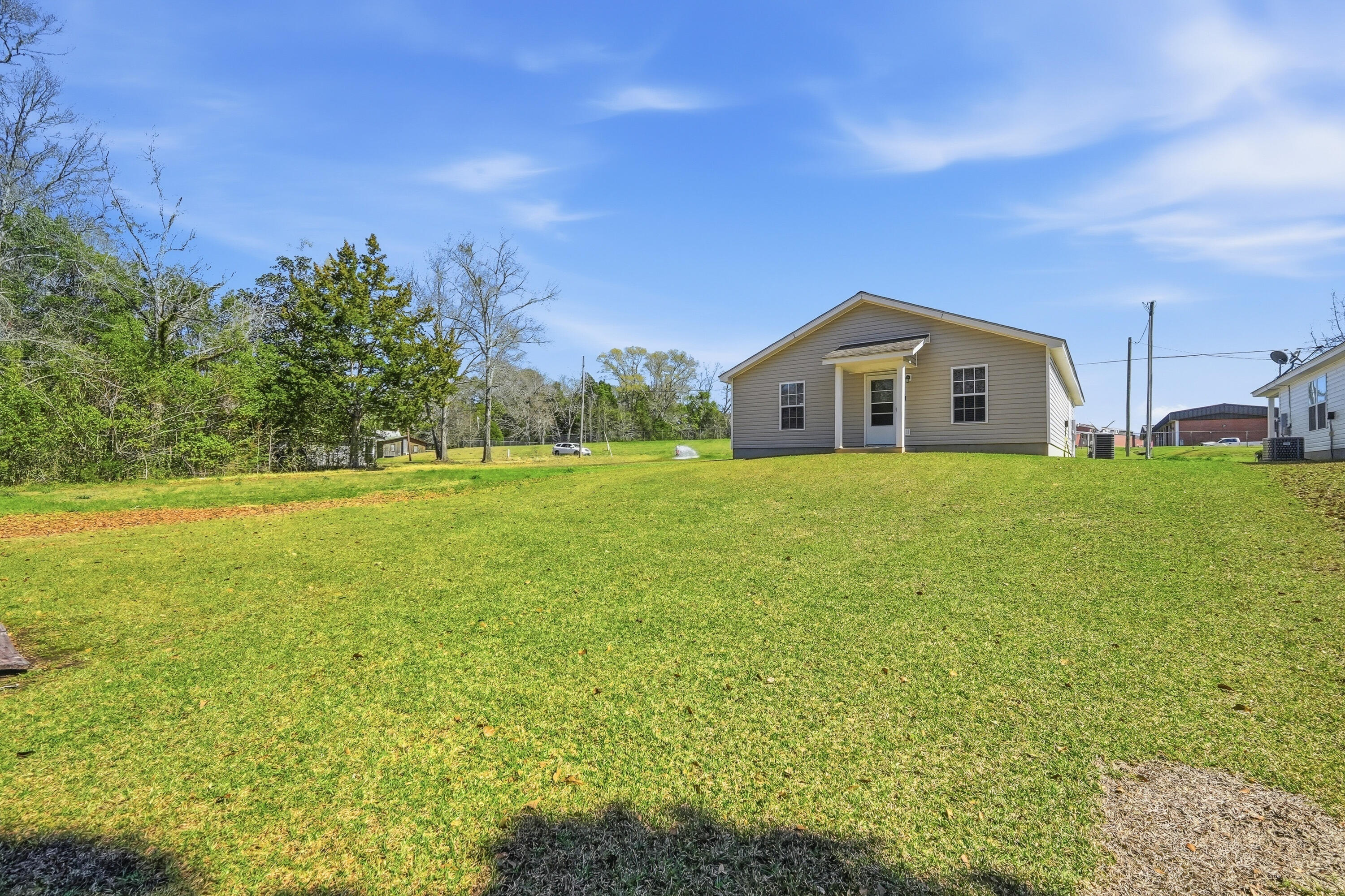 309 Range Line Street Bonifay, FL 32425 - Photo 8 of 35 309 N. Rangeline Street