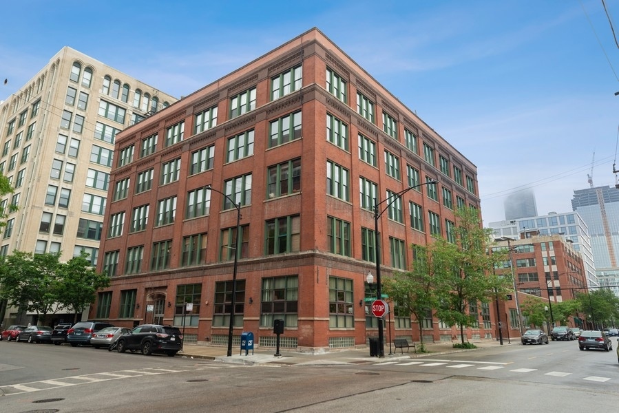 331 South Peoria Street, Unit 401 Chicago, IL 60607 - Photo 1 of 11