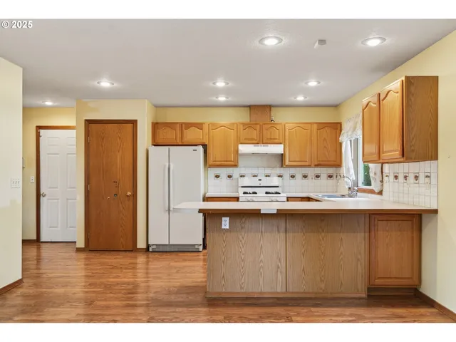 $550,000 | 14997 Southeast Gilesford Street, Clackamas, OR 97015