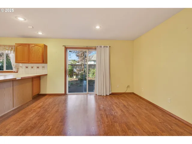 $550,000 | 14997 Southeast Gilesford Street, Clackamas, OR 97015