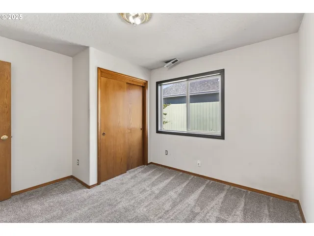 $550,000 | 14997 Southeast Gilesford Street, Clackamas, OR 97015