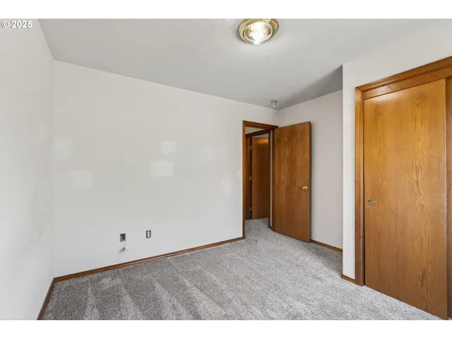 $550,000 | 14997 Southeast Gilesford Street, Clackamas, OR 97015