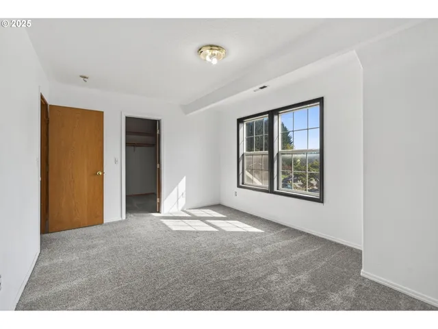 $550,000 | 14997 Southeast Gilesford Street, Clackamas, OR 97015