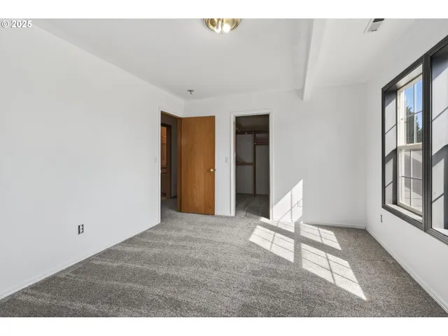 $550,000 | 14997 Southeast Gilesford Street, Clackamas, OR 97015