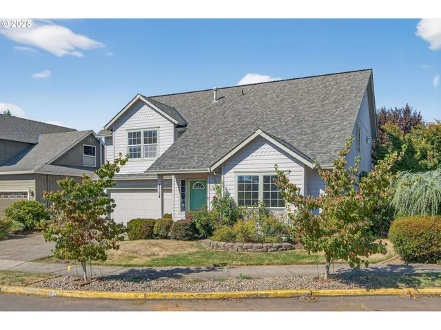 $550,000 | 14997 Southeast Gilesford Street, Clackamas, OR 97015