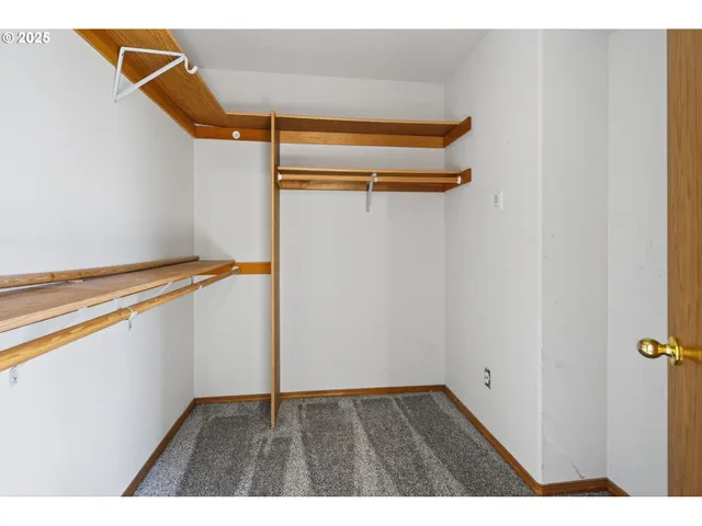 $550,000 | 14997 Southeast Gilesford Street, Clackamas, OR 97015