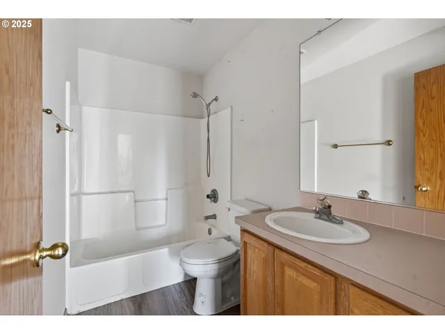 $550,000 | 14997 Southeast Gilesford Street, Clackamas, OR 97015