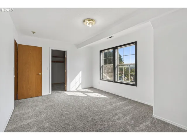 $550,000 | 14997 Southeast Gilesford Street, Clackamas, OR 97015