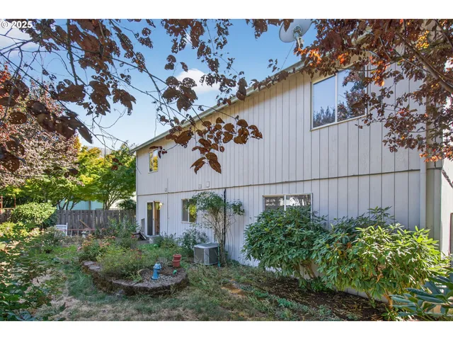 $550,000 | 14997 Southeast Gilesford Street, Clackamas, OR 97015