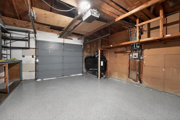 a view of room with an empty space