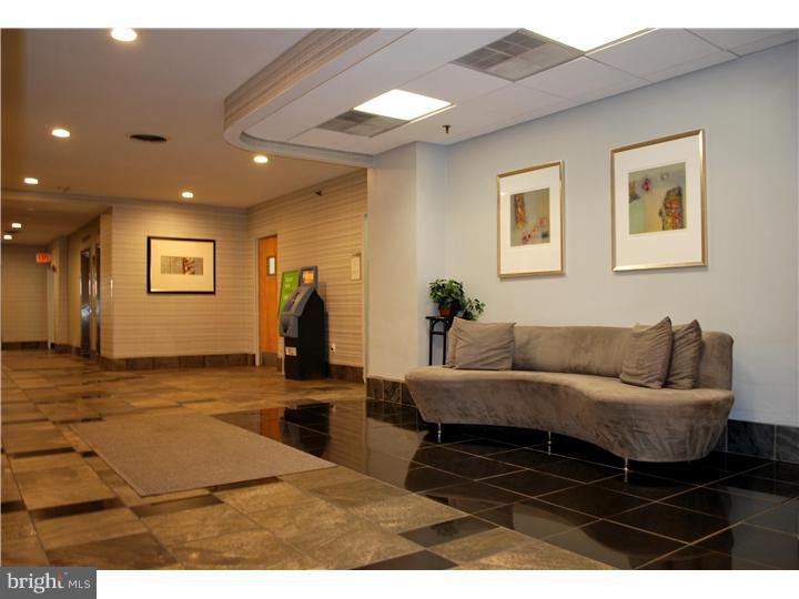 2101-17 Chestnut Street, Unit 518 Philadelphia, PA 19103 - Photo 2 of 5 Lobby