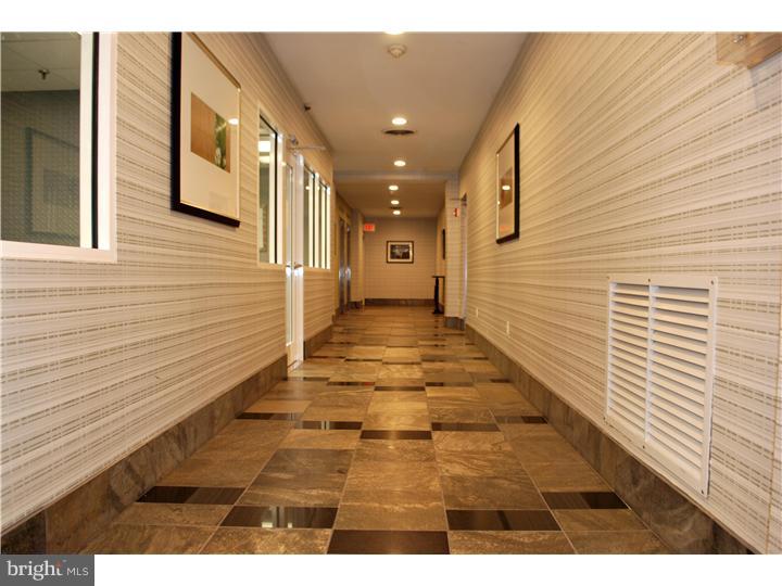 2101-17 Chestnut Street, Unit 518 Philadelphia, PA 19103 - Photo 3 of 5 Lobby