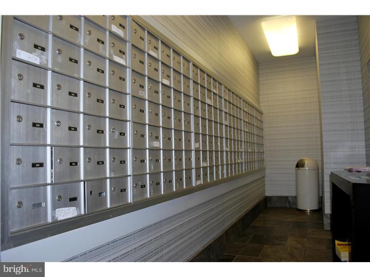 2101-17 Chestnut Street, Unit 518 Philadelphia, PA 19103 - Photo 4 of 5 Lobby