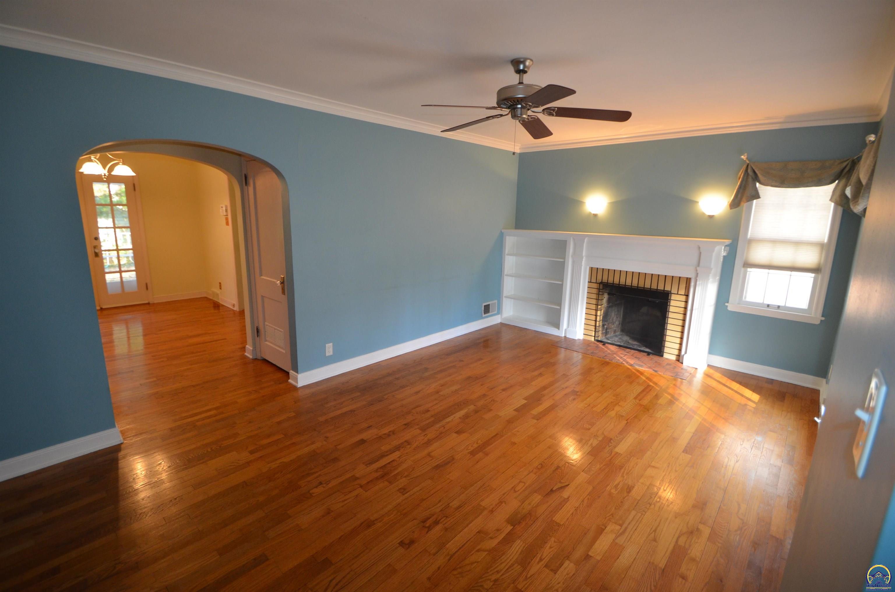 923 Southwest High Avenue Topeka, KS 66606 - Photo 2 of 13