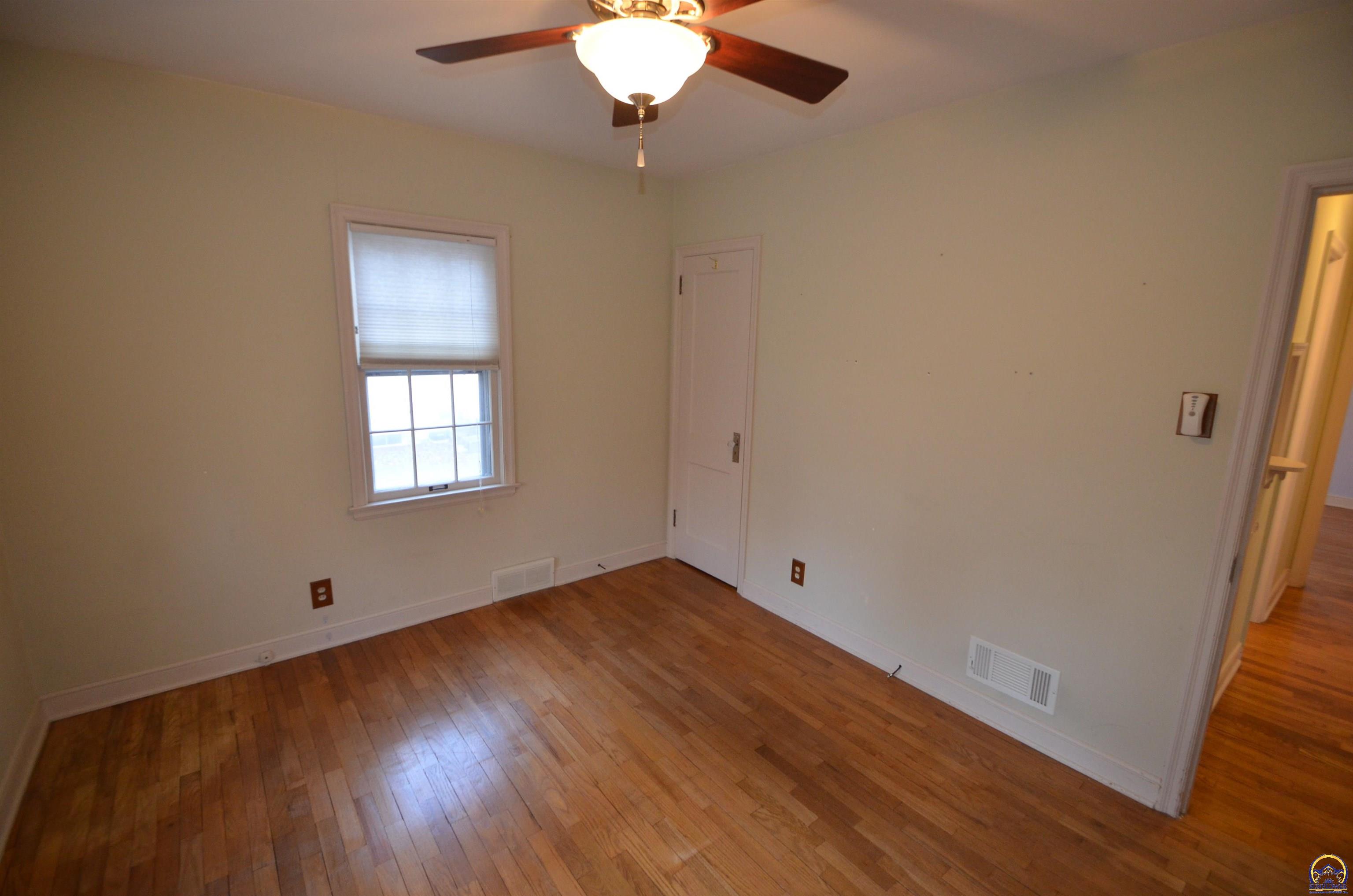 923 Southwest High Avenue Topeka, KS 66606 - Photo 6 of 13