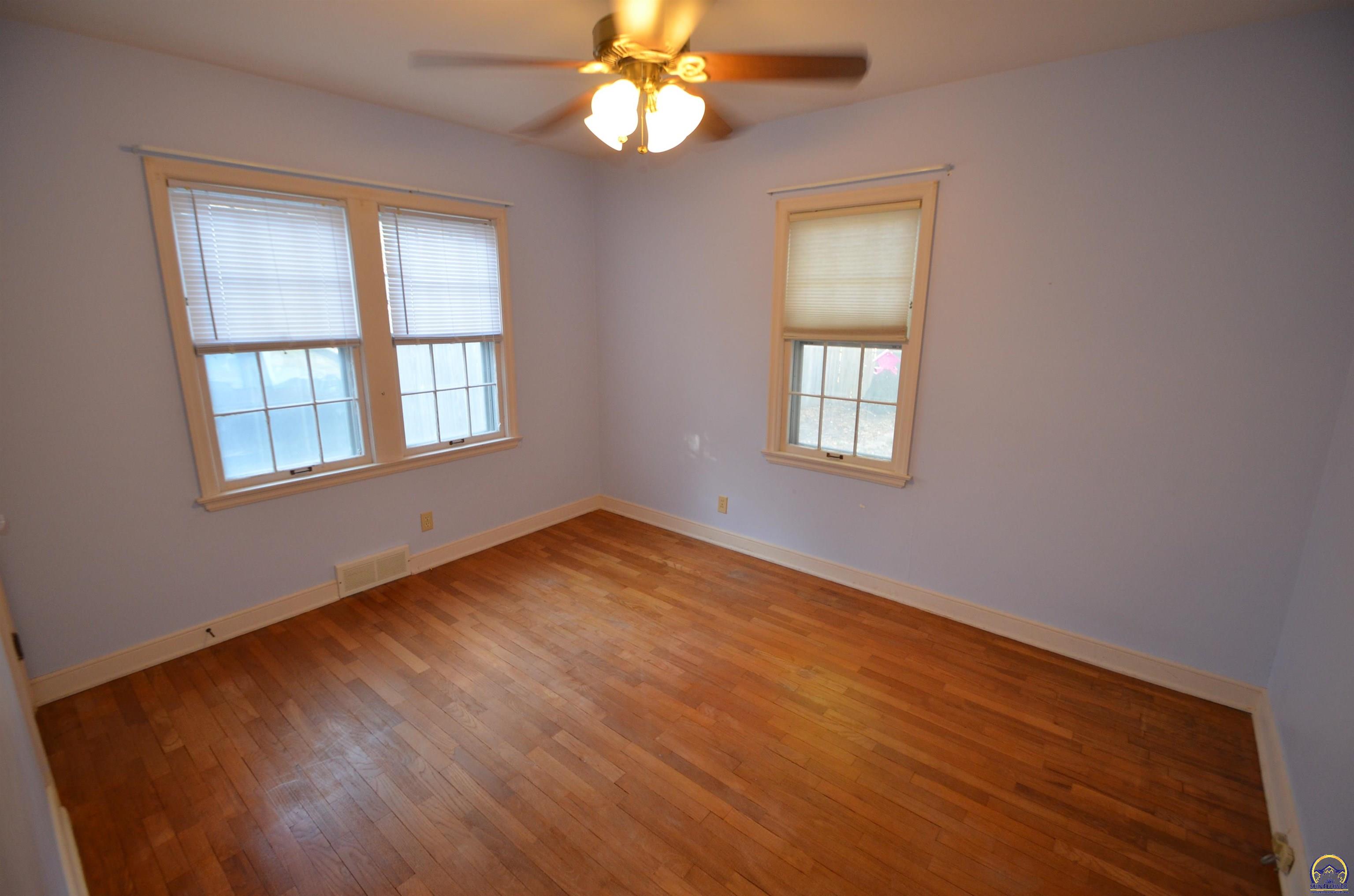 923 Southwest High Avenue Topeka, KS 66606 - Photo 8 of 13