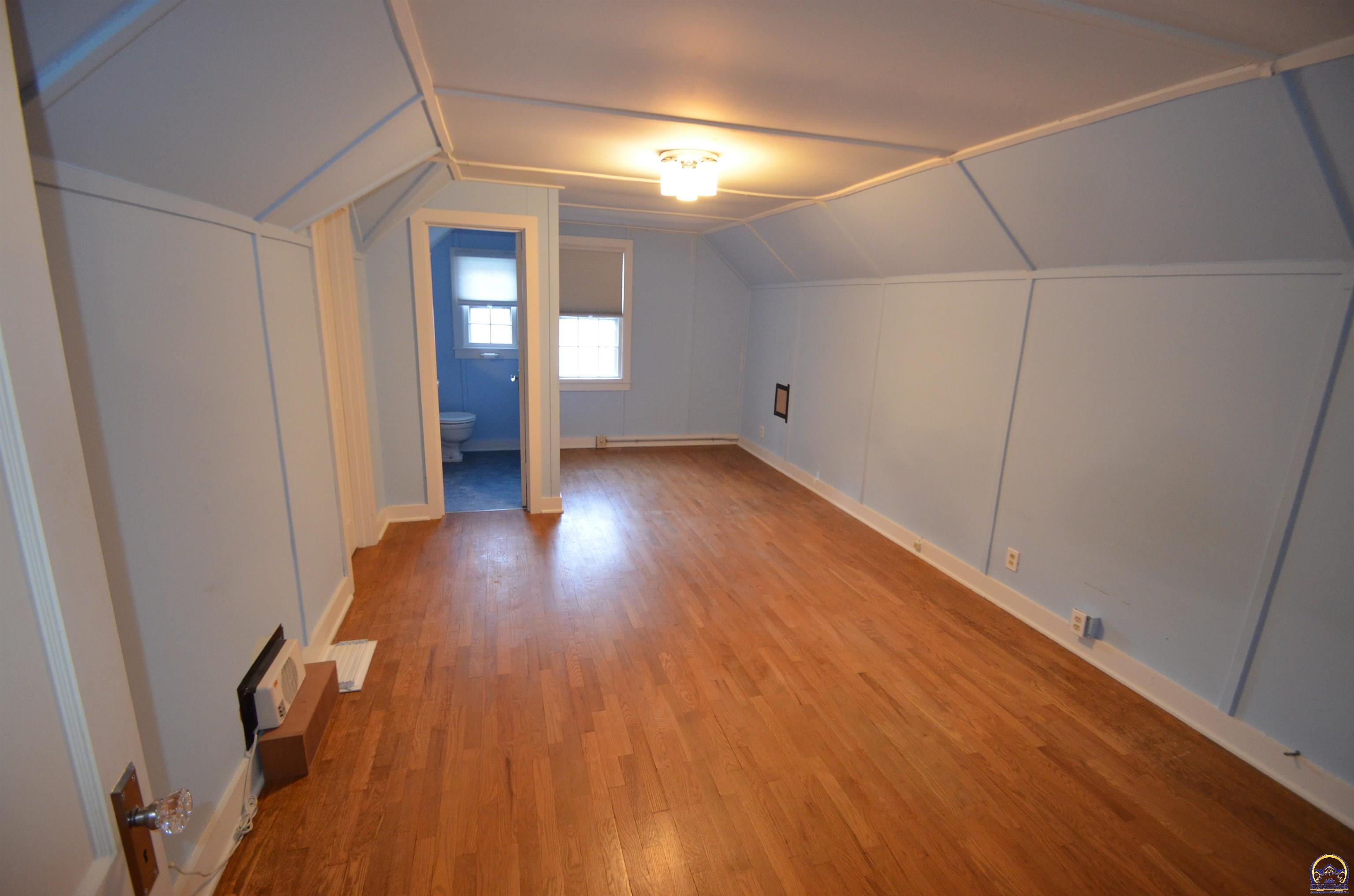 923 Southwest High Avenue Topeka, KS 66606 - Photo 9 of 13