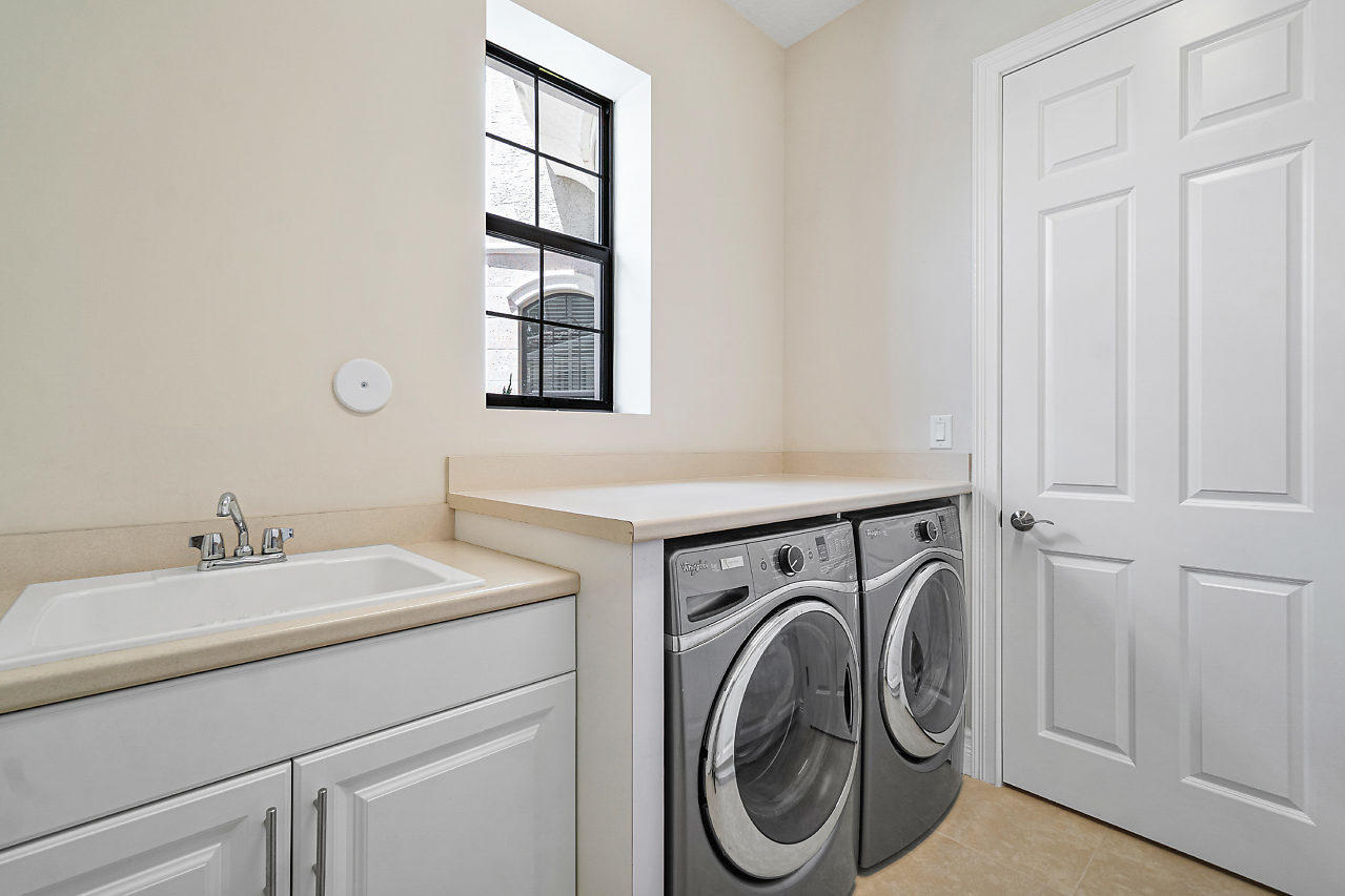 16586 Ambassador Bridge Road Delray Beach, FL 33446 - Photo 30 of 70 Laundry Room