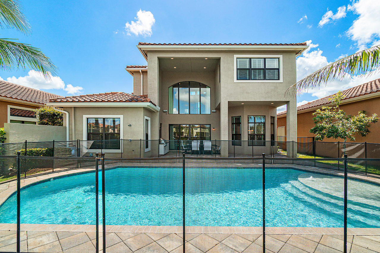 16586 Ambassador Bridge Road Delray Beach, FL 33446 - Photo 39 of 70 Spectacular Pool