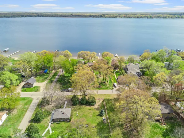 $675,000 | 18417 Lakeview Point Drive Northeast, East Bethel, MN 55092