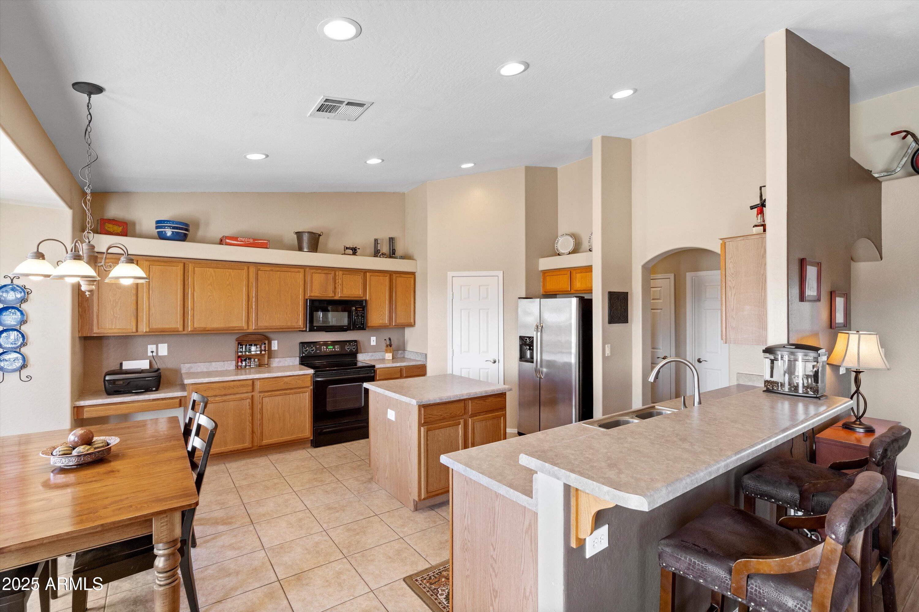 1737 West Tamar Road Phoenix, AZ 85086 - Photo 15 of 52 15-Kitchen