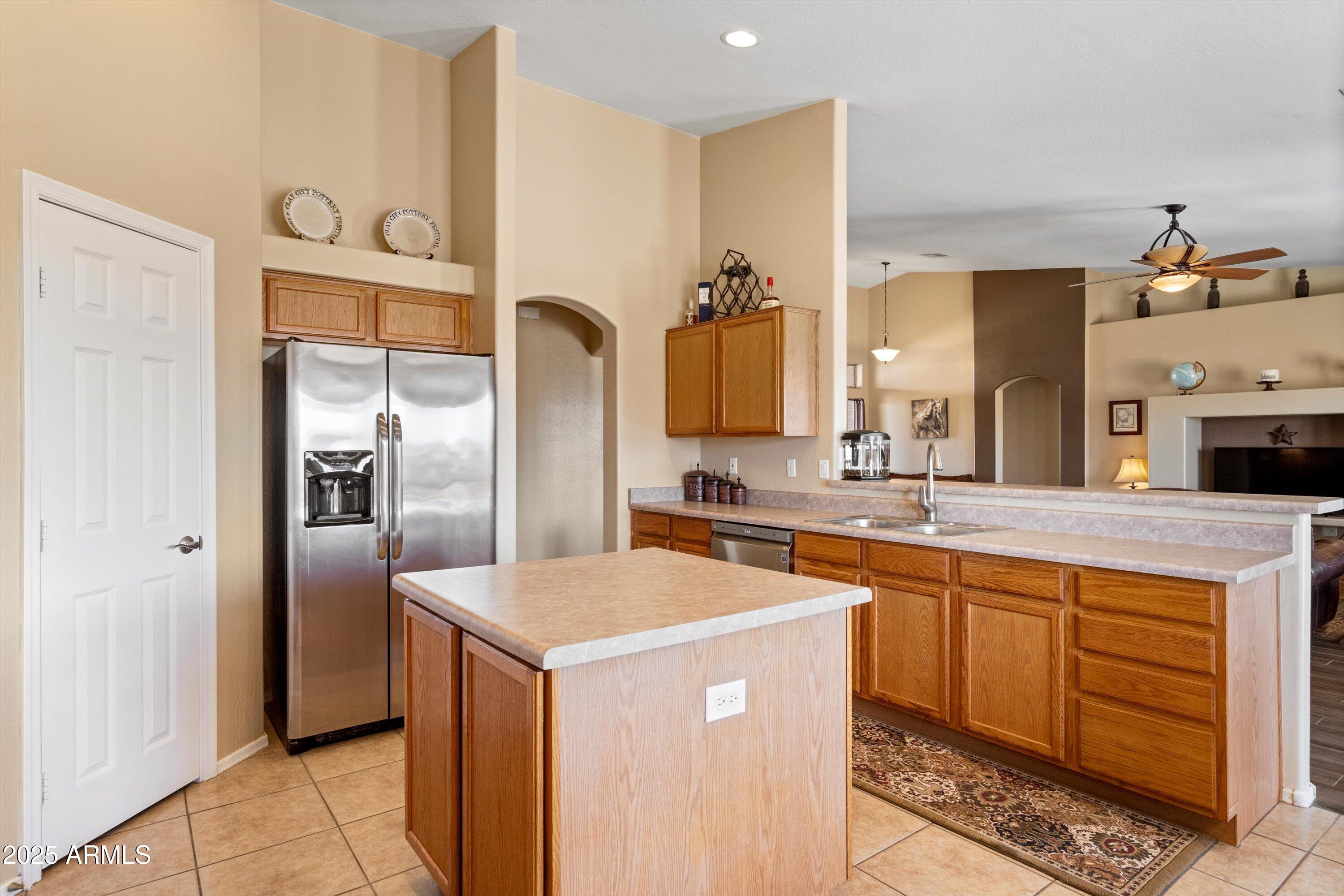 1737 West Tamar Road Phoenix, AZ 85086 - Photo 18 of 52 18-Kitchen