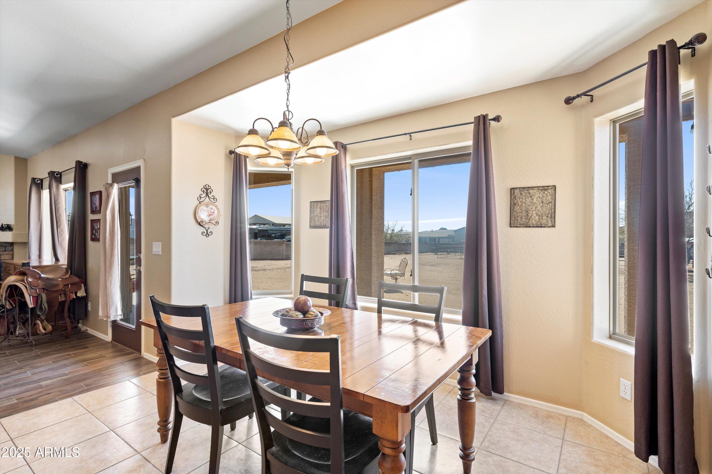 1737 West Tamar Road Phoenix, AZ 85086 - Photo 20 of 52 20-Dining Area