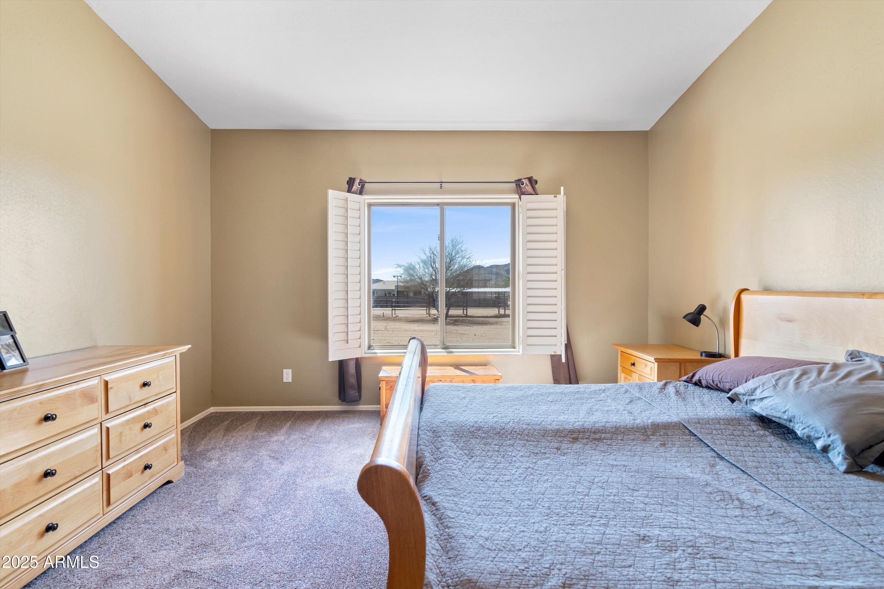 1737 West Tamar Road Phoenix, AZ 85086 - Photo 23 of 52 23-Large Primary Bedroom
