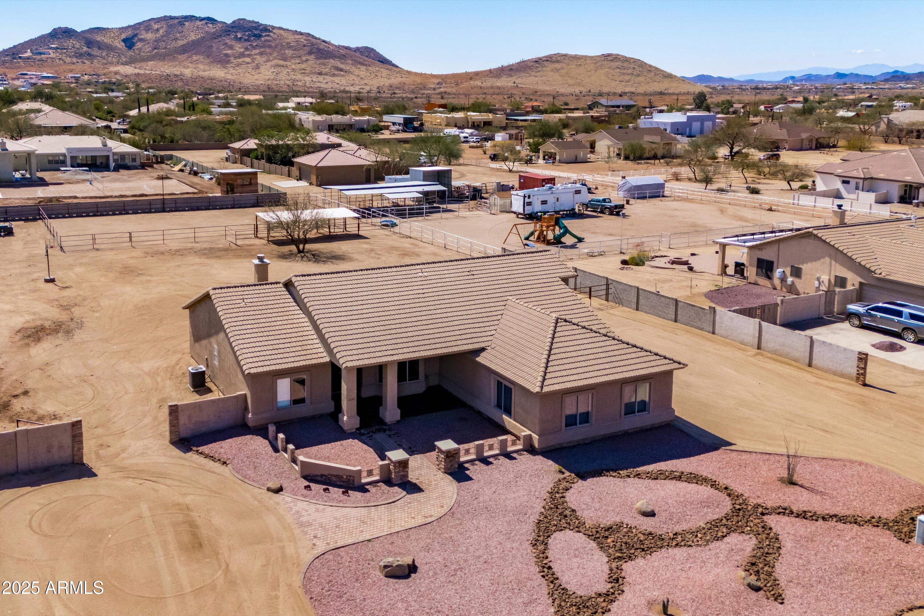 1737 West Tamar Road Phoenix, AZ 85086 - Photo 4 of 52 04-Property View