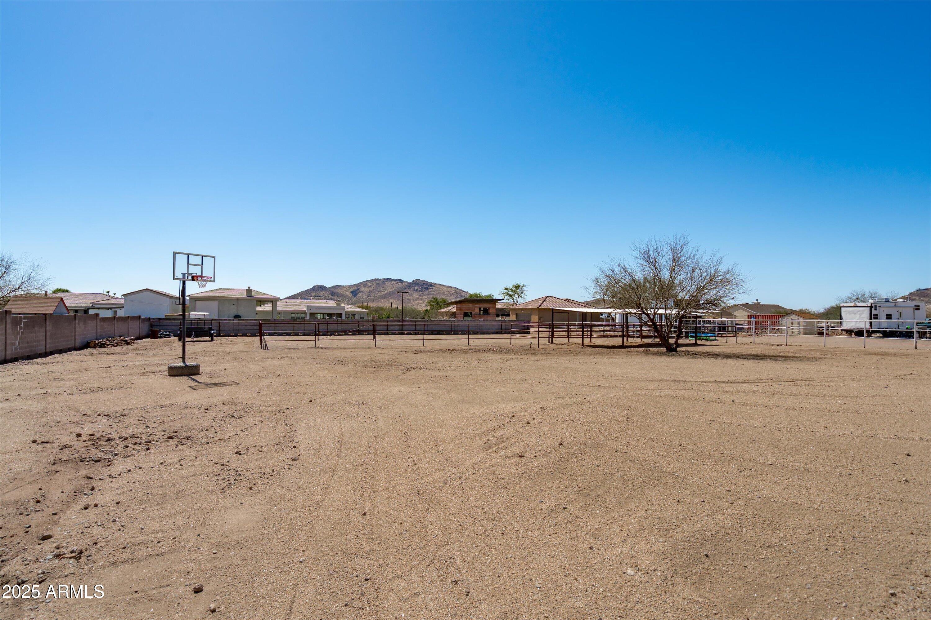 1737 West Tamar Road Phoenix, AZ 85086 - Photo 43 of 52 43-Horse Corral