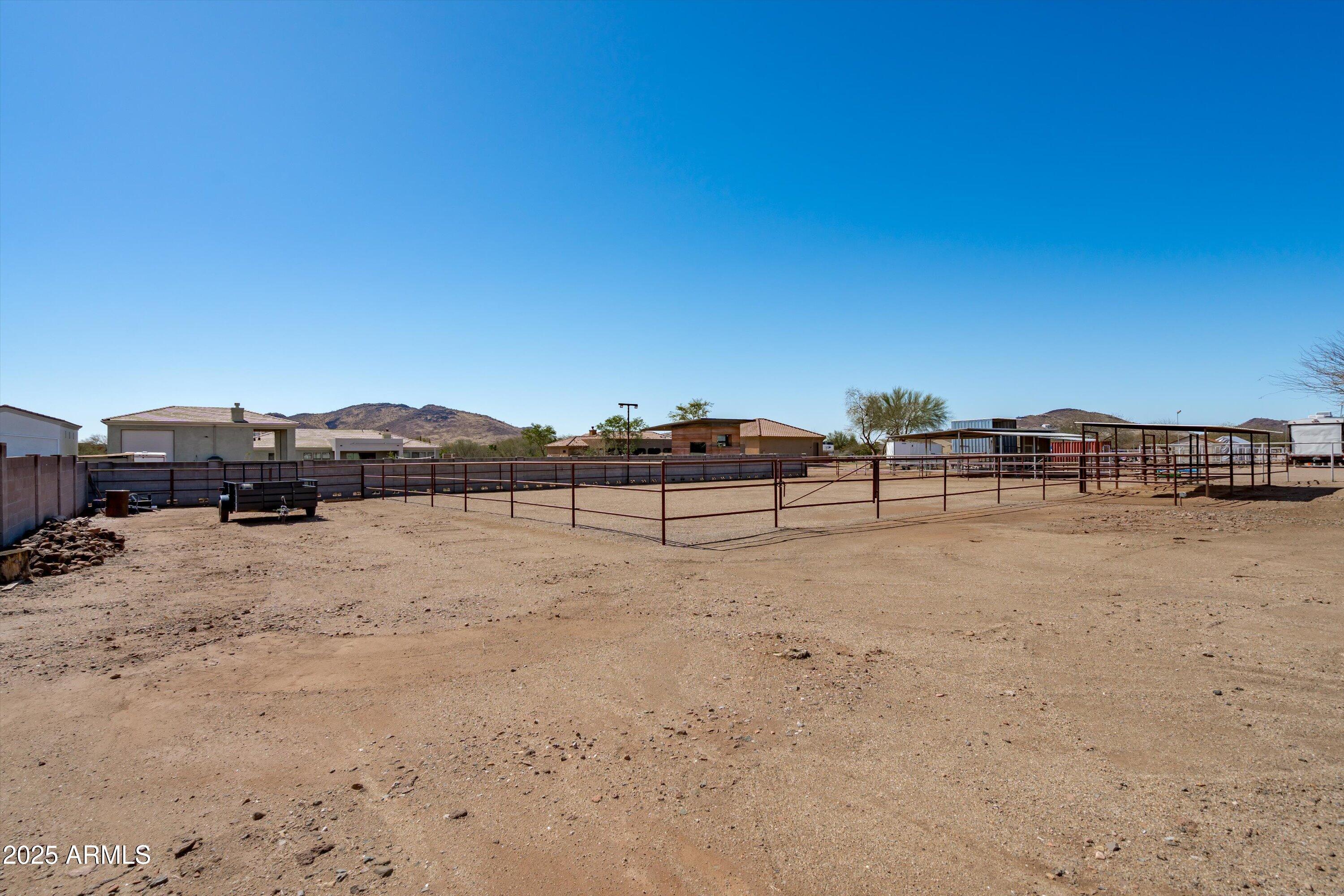 1737 West Tamar Road Phoenix, AZ 85086 - Photo 44 of 52 44-Horse Corral