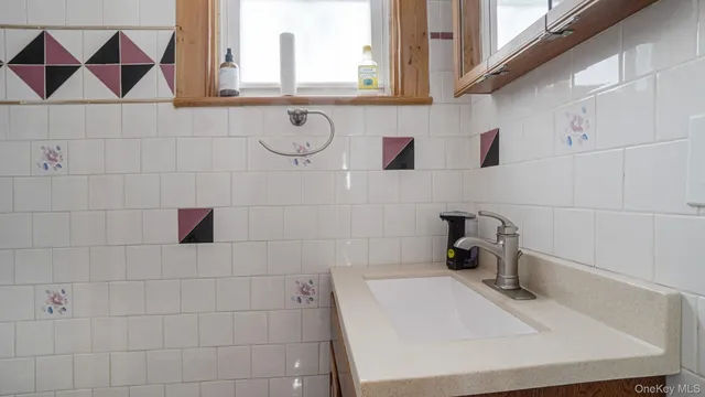 $999,000 | 90-37 211th Street | Queens Village