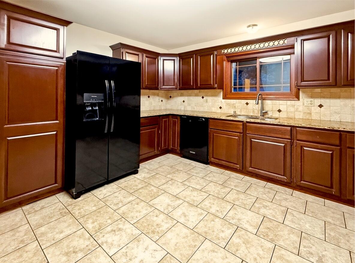 3655 99th Street Pleasant Prairie, WI 53158 - Photo 17 of 52 kitchen